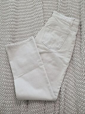 Zara High-Rise Women’s Jeans in Cream